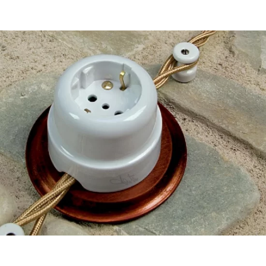 FANTON ceramic socket, white, 2P+T 16A 250V, F84011