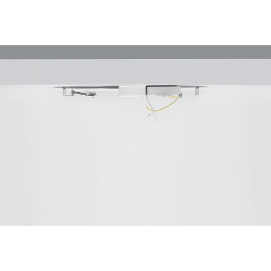 LIRALIGHTING surface ceiling LED light fixture SIR PLATTER microprismatic, 74W, UGR<19, 1200mm